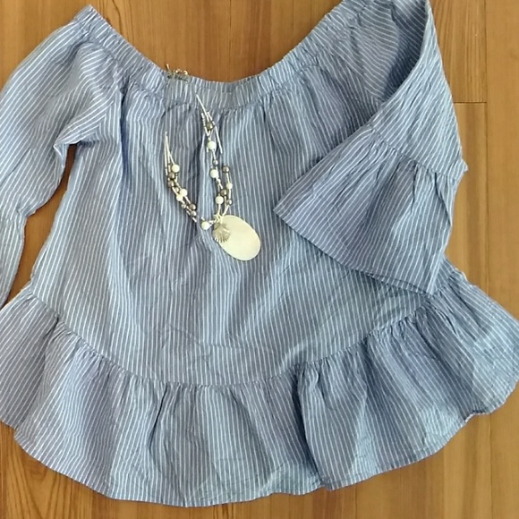 🎊HP Best in Tops 🎊 Pinstripe Ruffle Blouse - Picture 2 of 2